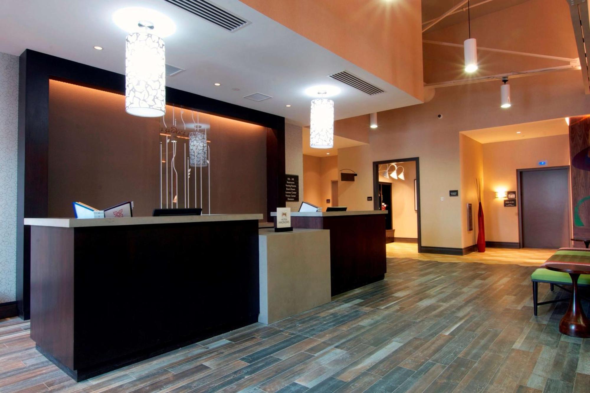 Hilton Garden Inn Burlington Downtown Kültér fotó