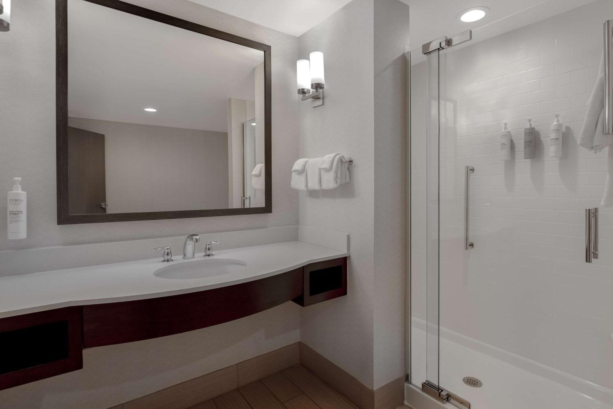 Hilton Garden Inn Burlington Downtown Kültér fotó